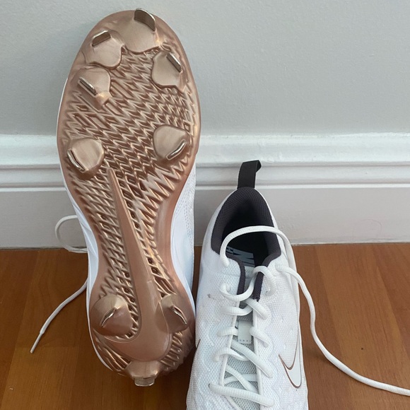 womens nike shoes with diamonds